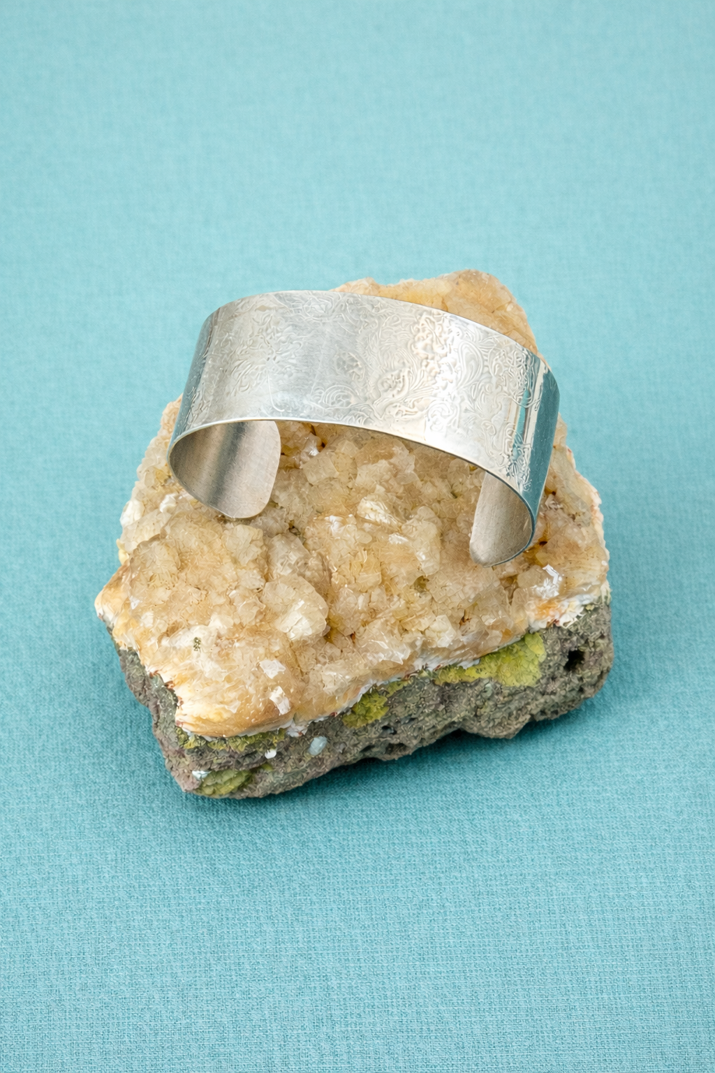 Sculpted Light Cuff
